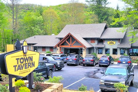 Town Tavern .